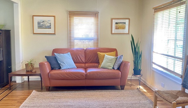 Charming, light-filled SE Eugene 2-story house