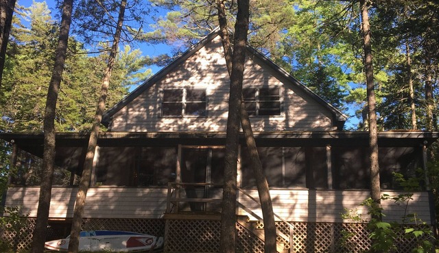 Charming waterfront cottage on Schoodic lake.