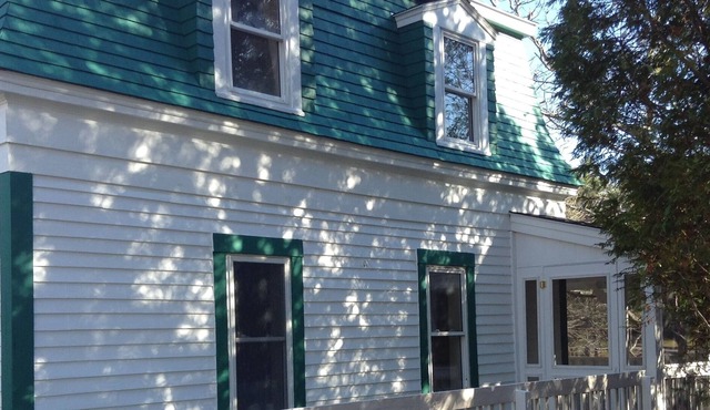 Classic Maine Cottage with Screen Porch