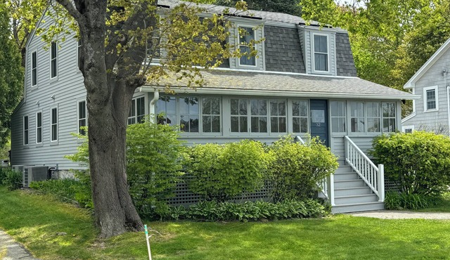 Classic New England Vacation Home Near Beaches, Harbor & Village