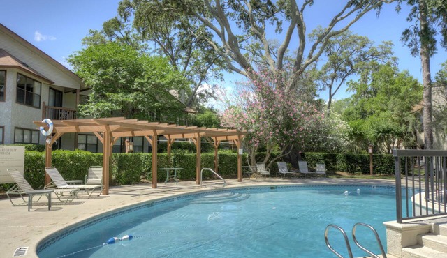 Closest to Pier Village Pool Pet-Friendly 0.7 Miles to St. Simons Beach