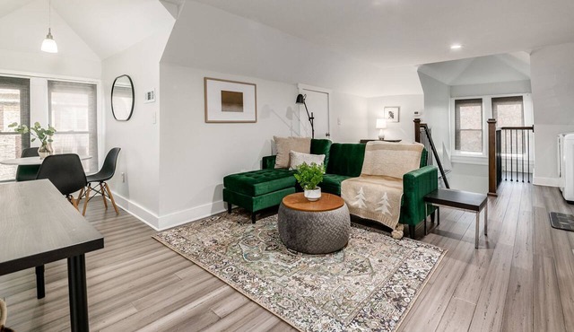 Columbus Getaway! Stylish Apartment!