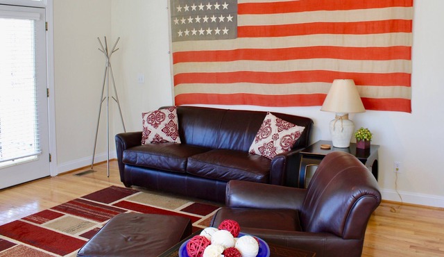 Comfortable Charlottesville Town House