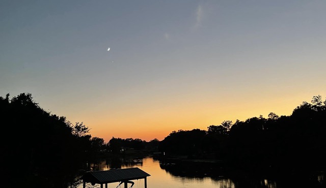 Cornfields and Cane - Retreat and relax on beautiful Cane River Lake.