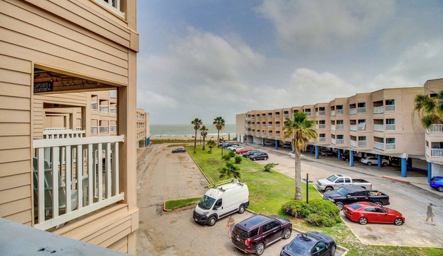 Corpus Christi Ocean-View Condo, Walk to the Beach