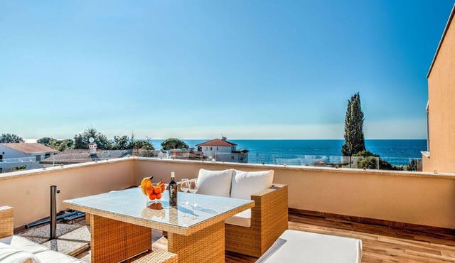 Cosy apartment for 6 people with A/C, WIFI, TV and terrace