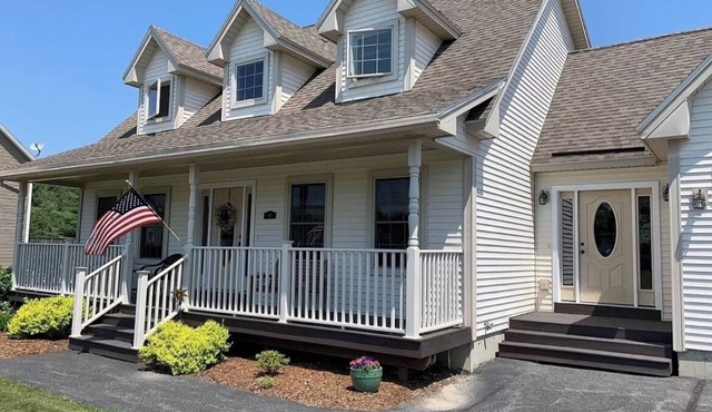 Cozy Cape in the heart of Bangor. Close to hospitals, colleges and downtown.