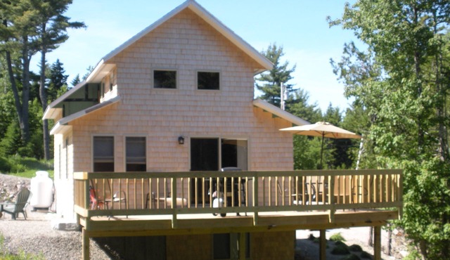 Cozy Cottage In Town & In The Woods With A Small Brook Alongside