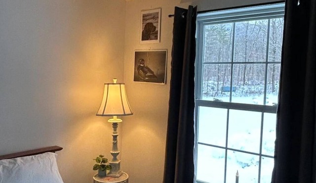 Cozy Private Bedroom with Own Entrance - No Shower