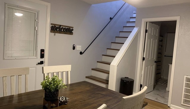 Cute Space Near TownCenter 15 Minutes from Beaches