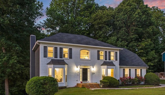 Decatur Estate: 6 Bedrooms, Game Room, Elegant Design