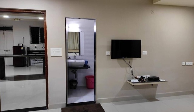 Deluxe Double Room in marvelous Colva with AC