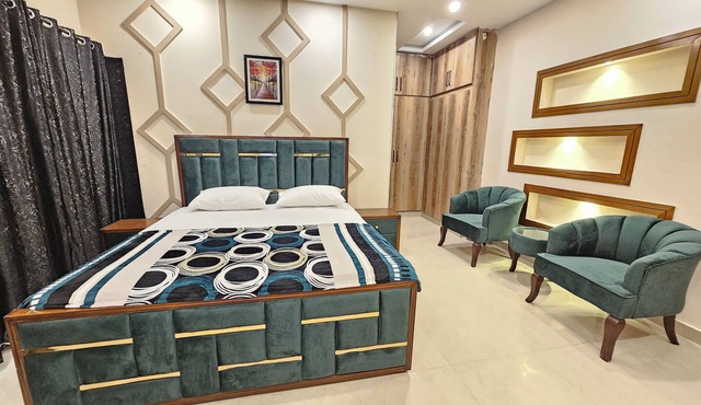 Designer 5BR|GPortion|24/7 Staff|G15 Islamabad/7Beds