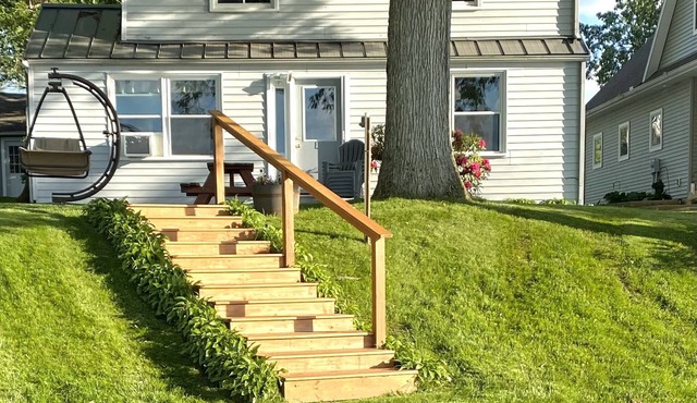 Devils Lake Water Front Vacation Home Rental. in Manitou Beach-Devils Lake