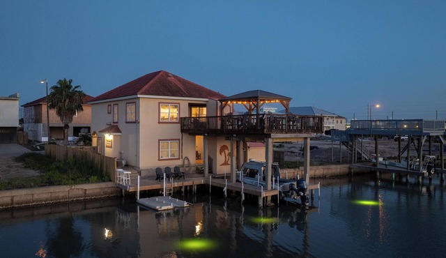 Discover Your Dream Waterfront Getaway in Port Isabel, Texas!