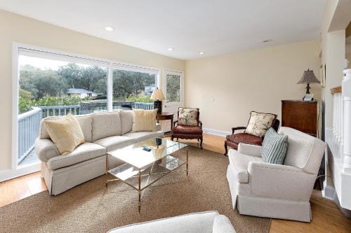 Discreet Retreat