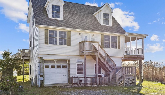 Dog Friendly in Broadkill Beach. Enjoy the Short Walk to the Bay!