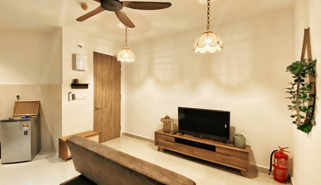 DOTS Spacious Suite Sunset, City & Seaview