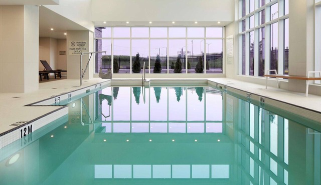 DoubleTree by Hilton Montreal Airport