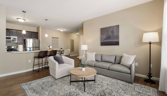Dublin 2BR | Pet friendly | 0 stairs | King bed