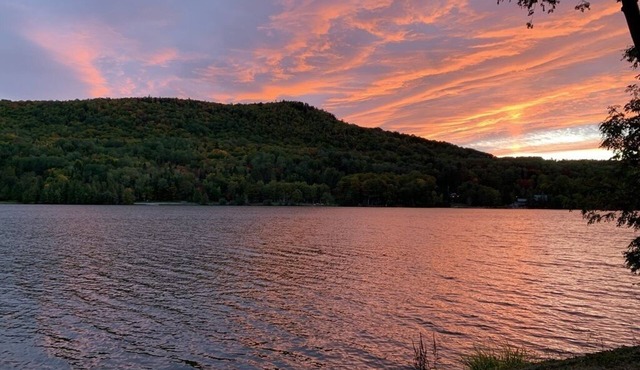 Echo Lake Paradise-Enjoy the views in any season!