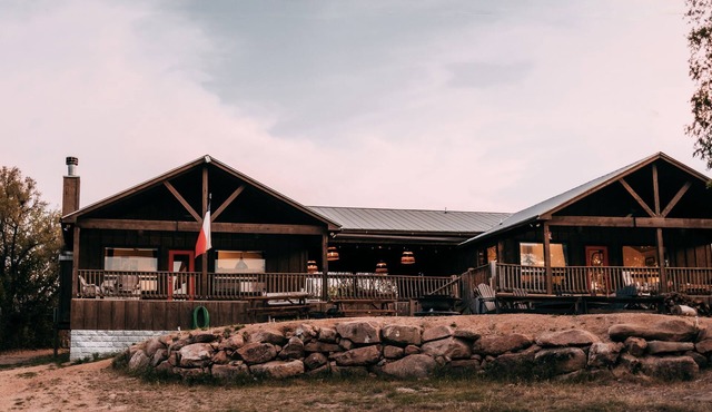 El Castell - on the Llano River [Entire Property - 4 Cabins]