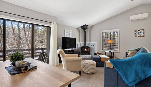End Unit, Near Downtown Quechee - Mill Run 3A