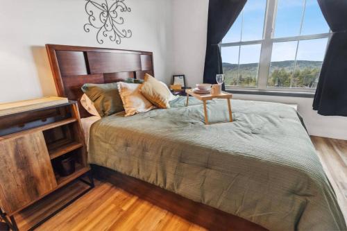ES326 Super Cute Village Studio Condo Slope View