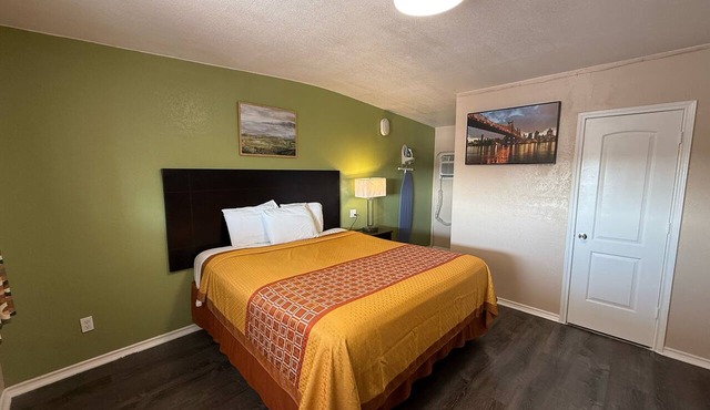Executive Inn and Kitchenette Suites
