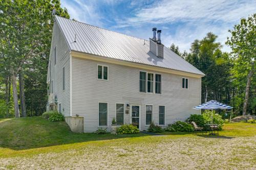 Explore Coastal Maine! Cozy Apt w/Yard & Garden