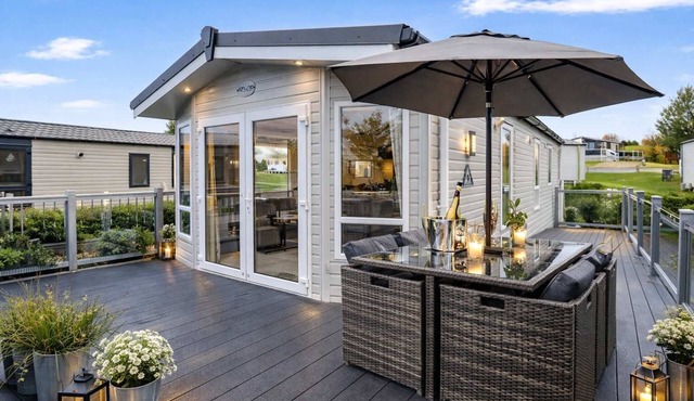 Family Holiday Home - 3BR Walk to Beach - Wi-Fi