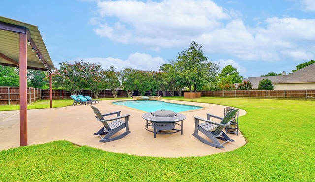 Fire Pit + Sauna: Spacious Lake Texoma Retreat!