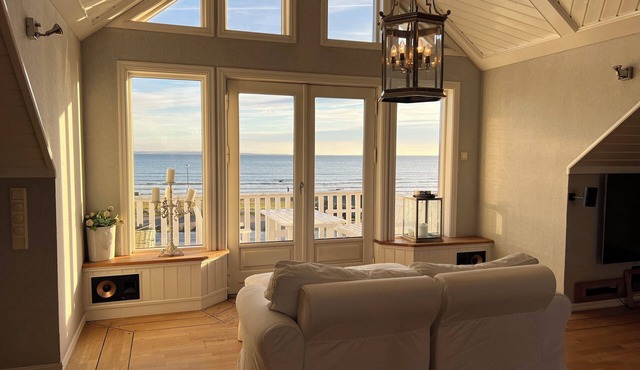 First-Row Beachfront Villa with Stunning Views - Sleeps 15 people