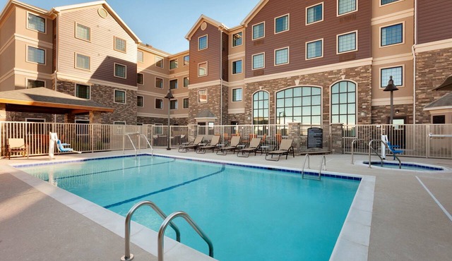 Free Breakfast. Pool. King Suite. Near the new Chevron and Oxy campuses!