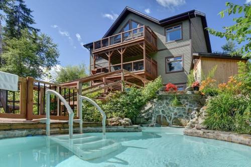 Front RIVER private BEACH 2 HOT TUBS 15 p SAUNA