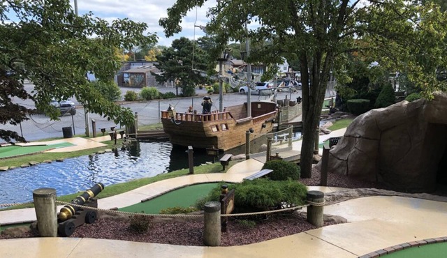 Get Ready for Adventure! 4 Spacious units. Near Pirates Cove Adventure Golf!