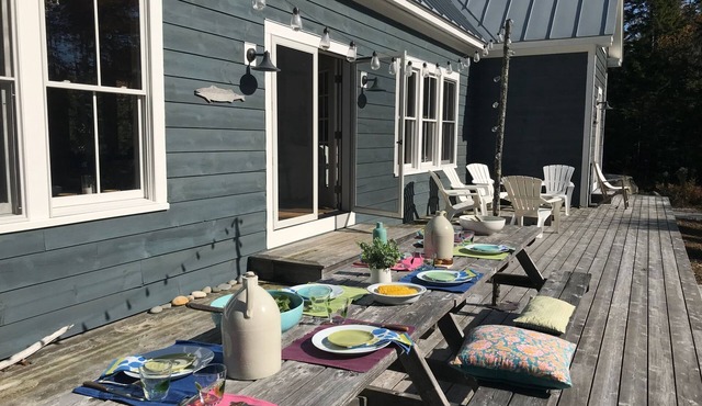 Gorgeous 5-bedroom house on St. George's river perfect for your getaway