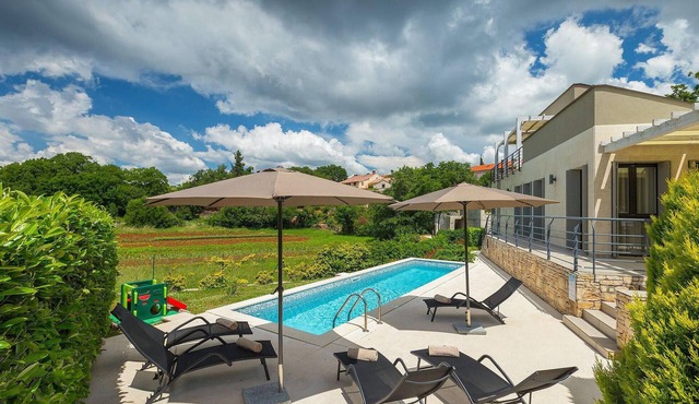 Gorgeous home in Svetvincenat