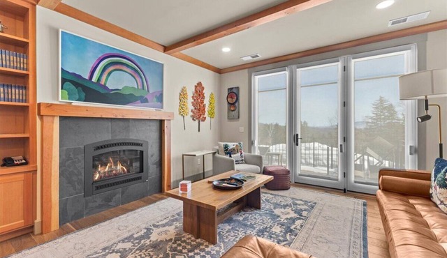 Gorgeous NEW Trapp Villa: Mountain View, Pool&More