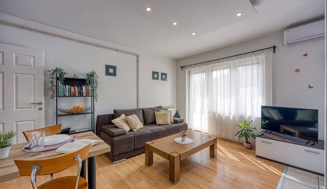 Green Hill Zagreb - Apartment Sara, Zagreb, Croatia