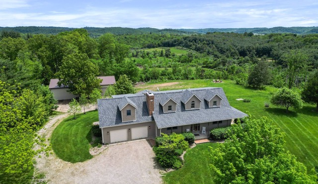 Hillside Lodge | Hocking, Hot Tub, Lake, Game Room