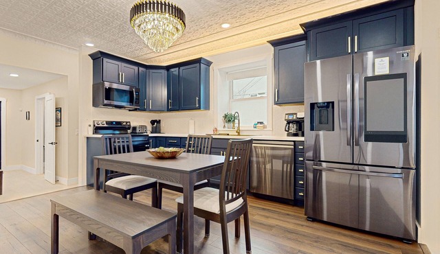 Historic, fully remodeled dog-friendly home with a full kitchen, washer/dryer