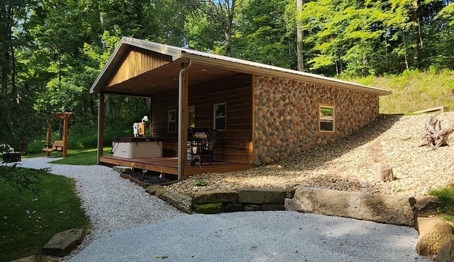 Hocking Hills (Buck Crossing Retreat)