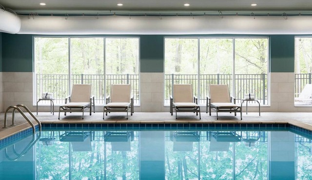 Holiday Inn Express and Suites Columbus New Albany by IHG