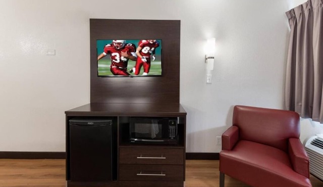 Ideal Room for Family Travelers – Pet-Friendly + Great Location Near Highbanks