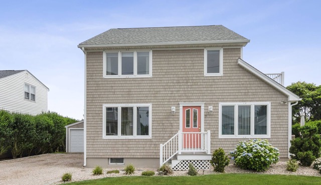 Immaculate Property with Distant Ocean Views