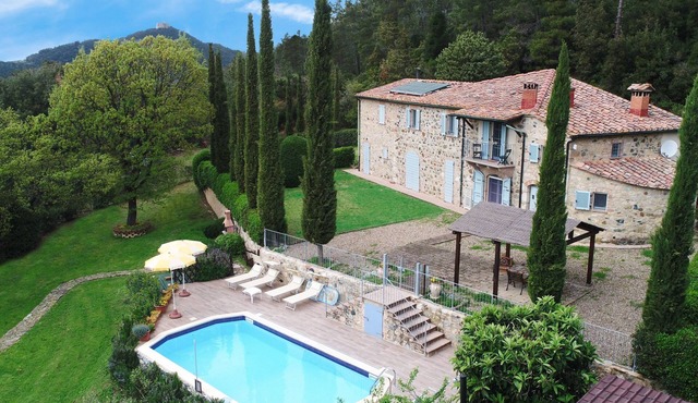 in Montecastelli Pisano mit beheiztem Whirlpool by Interhome