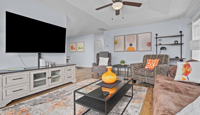 Inviting 2BR Half-Plex-Equipped Kitchen & Garage