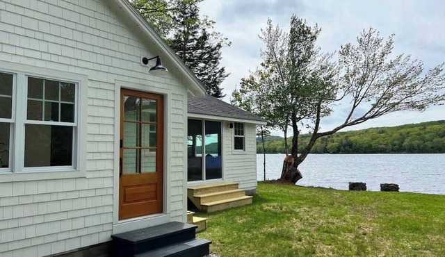 Lakefront Cottage at Salisbury Camp