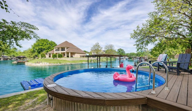 Lakefront w/Pool & Guest House – Hot Tub, Dock, Fire Pit & Peaceful Views